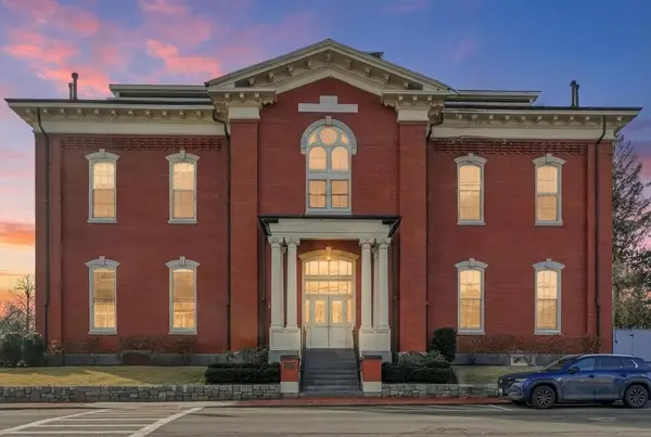 151 High #3B, Newburyport, MA 01950