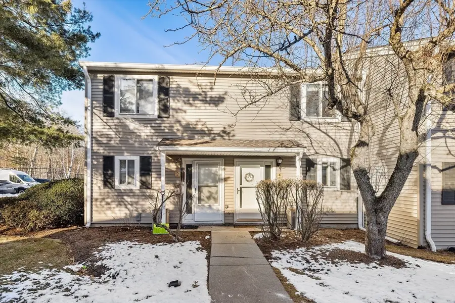 4 Village Brook Ln #4, Natick, MA 01760 - Image #2