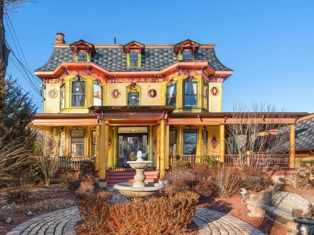 929 Beacon, Newton, MA 02459 - Image #1