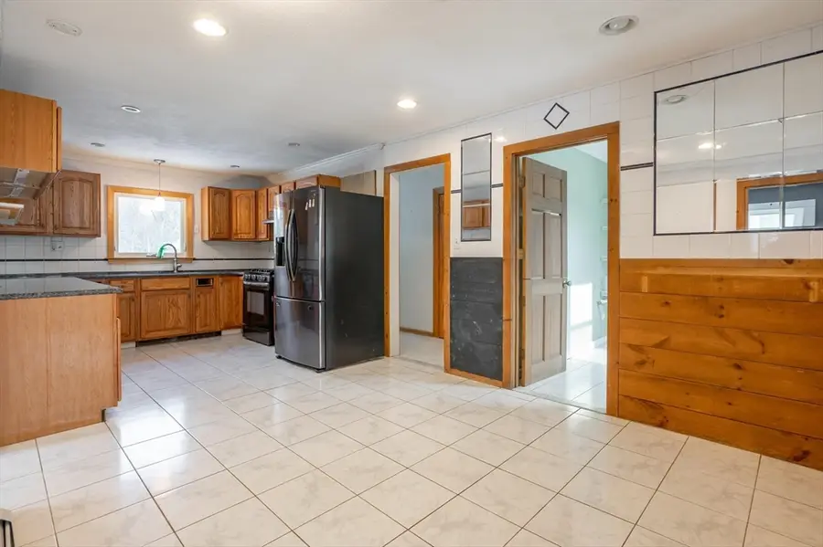 39 Sycamore Lane, Billerica, MA 01821 - Image #3