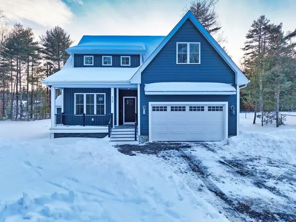 408 Flag Swamp Rd, Dartmouth, MA 02747