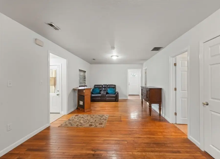 18 Edinboro, Brockton, MA 02301 - Image #3