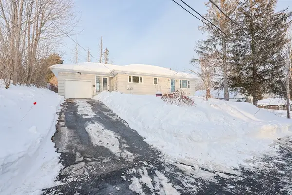 86 Old Sturbridge Rd, Southbridge, MA 01550