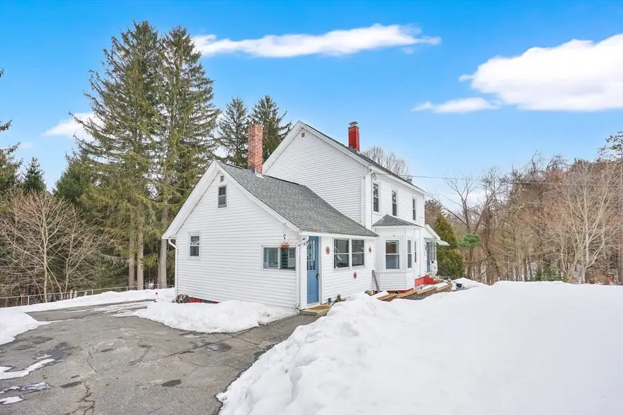 24 Clinton St, Ware, MA 01082 - #3