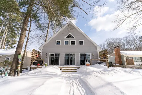 97 Cubles Dr, Brimfield, MA 01010