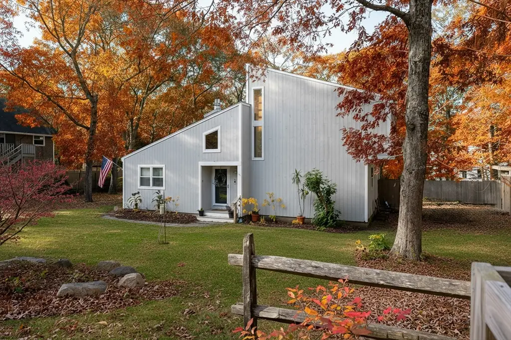 344 Greenwood Ave, Tisbury, MA 02568 - Image #1