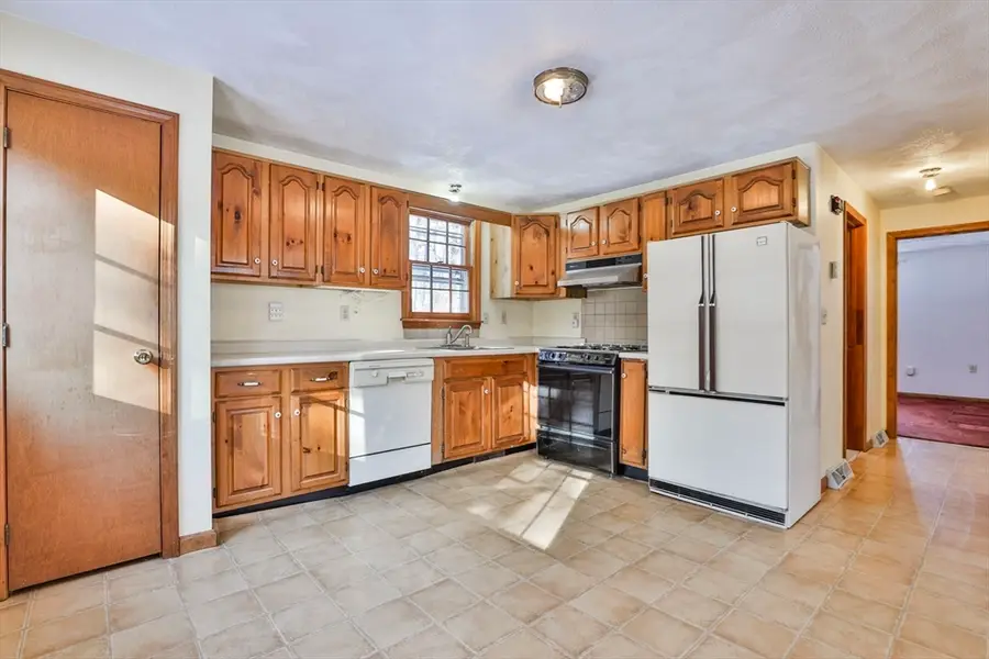 3 Shawnee Circle, Billerica, MA 01821 - Image #3