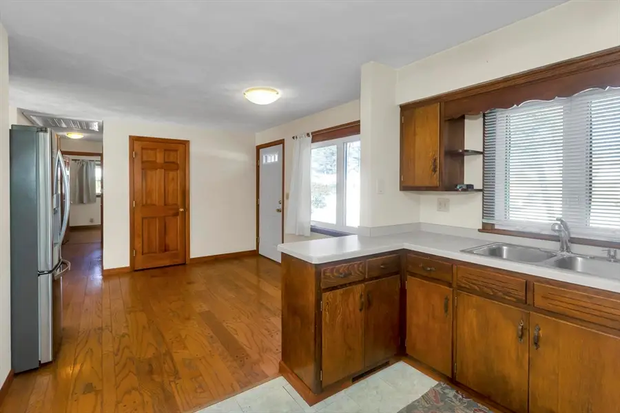 30 Llewellyn Dr, Westfield, MA 01085 - Image #3