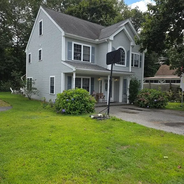 11 Orchard St, Tewksbury, MA 01876