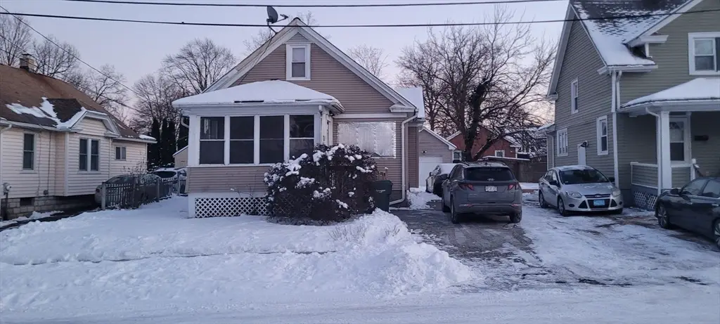 17 Bushwick Place, Springfield, MA 01109 - Image #1