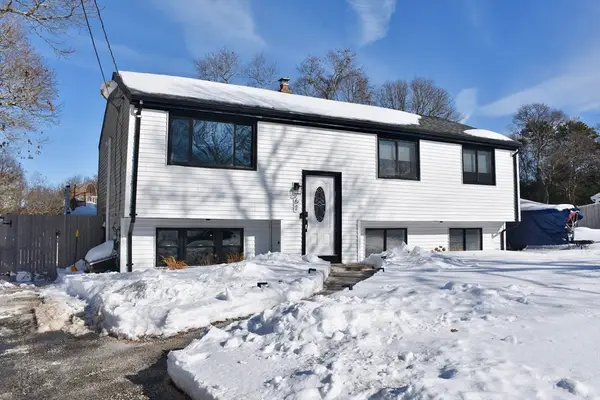 61 Thom Ave, Bourne, MA 02532