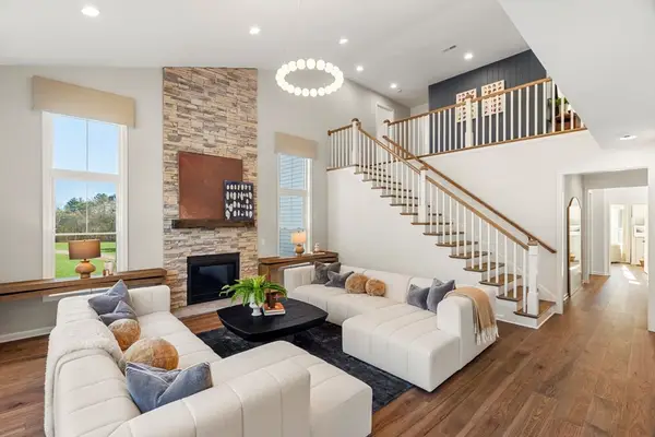 11 Lloyd Circle #39, Norton, MA 02766