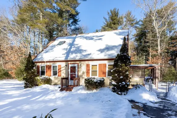 8 Windy Hill Drive, Wareham, MA 02576