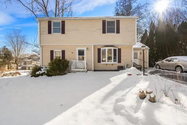17 Lincoln Ave, Millbury, MA 01527