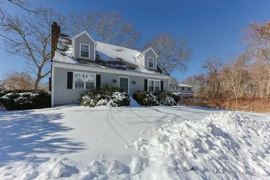 24 Montgomery Ct, Falmouth, MA 02540 - Image #2