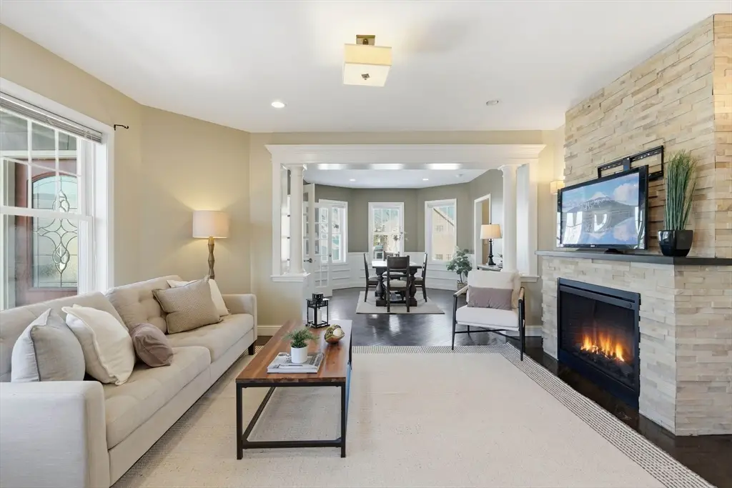 108-110 Burrill St #1, Swampscott, MA 01907 - Image #1