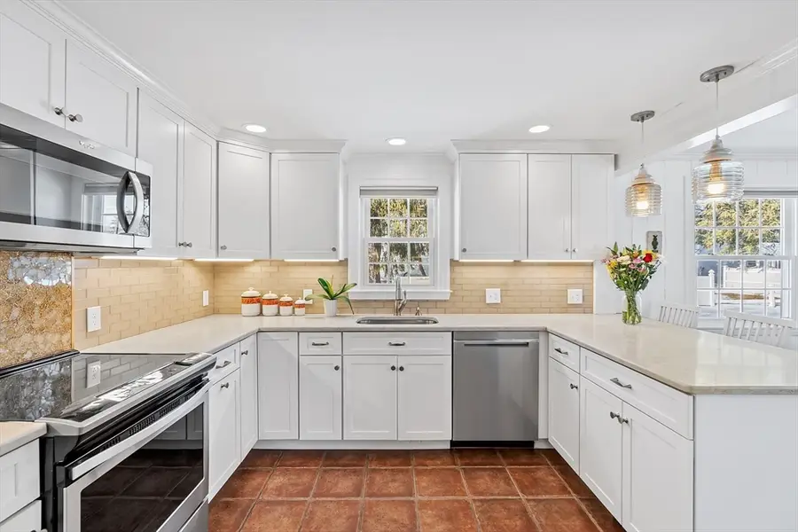 17 Parkland Dr, Wayland, MA 01778 - Image #3