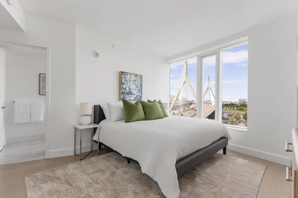 100 Lovejoy Wharf #14E, Boston, MA 02114 - Image #1