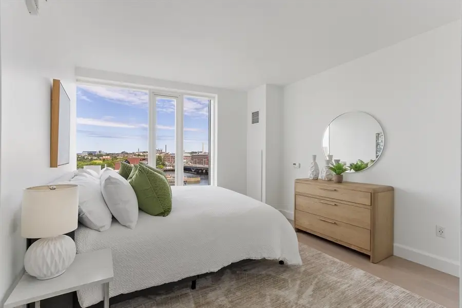 100 Lovejoy Wharf #14E, Boston, MA 02114 - Image #3