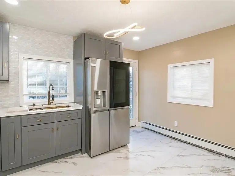 2085 Memorial Dr, South Hadley, MA 01075 - Image #3