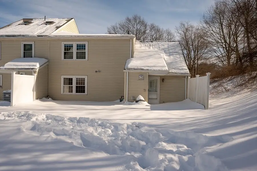 301 Forest Park Dr #301, Auburn, MA 01501 - Image #3