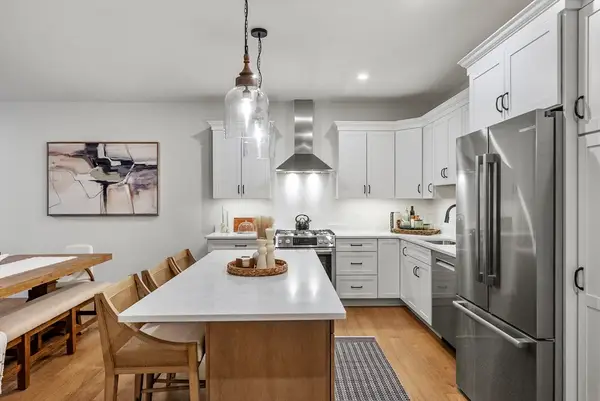 134 Court St #7, Plymouth, MA 02360