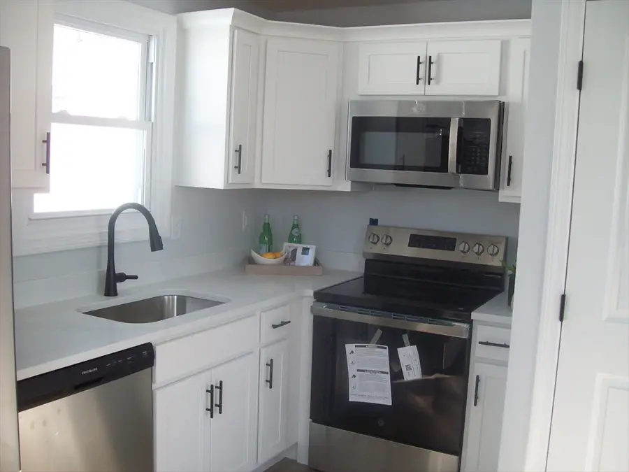 33 Hodges Avenue, Somerset, MA 02725 - Image #3