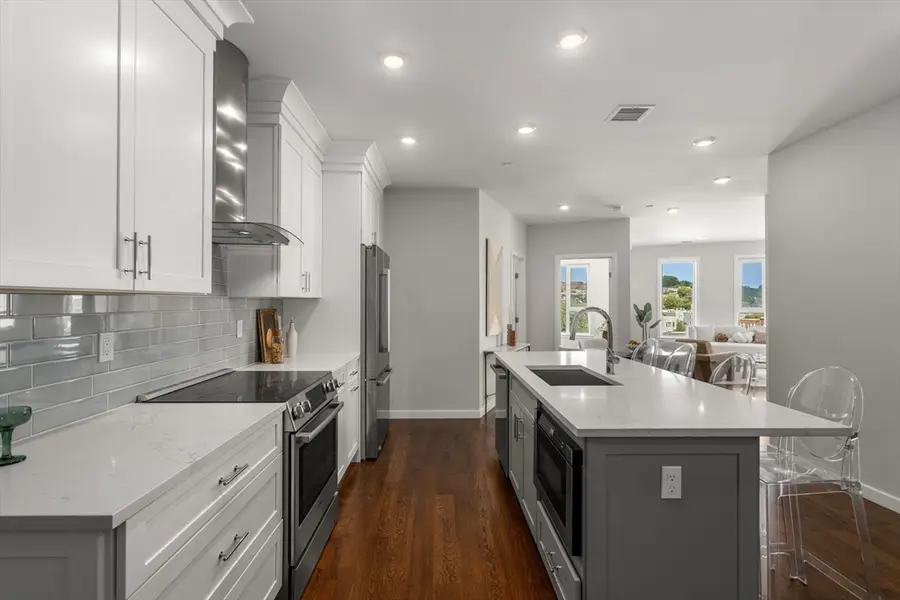 267 Old Colony #605, Boston, MA 02127 - Image #3