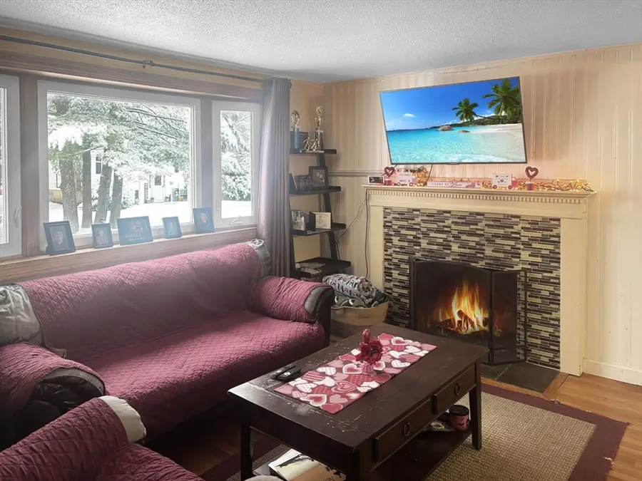 60 Wethersfield Rd, Bellingham, MA 02019 - Image #3