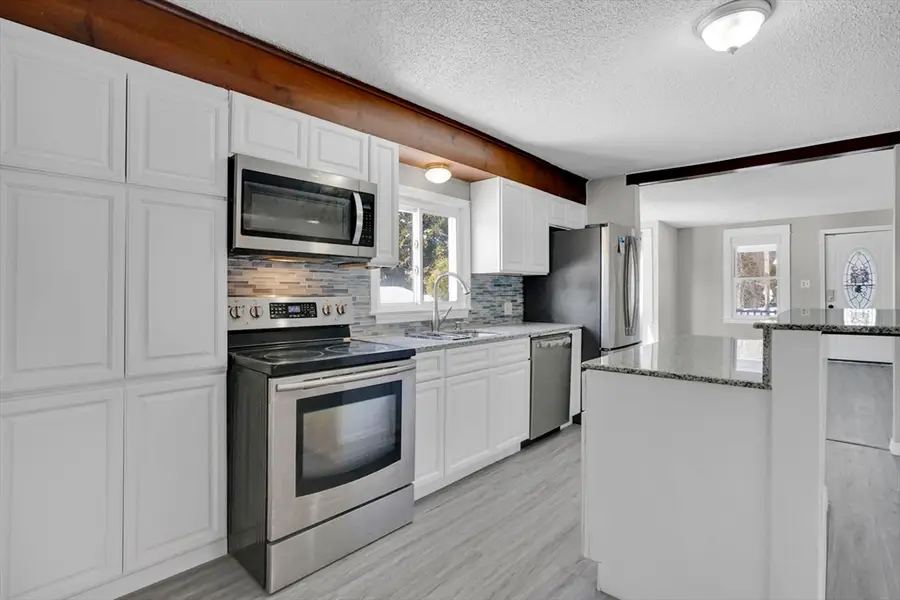 62 Cooley Ave, East Longmeadow, MA 01028 - #3