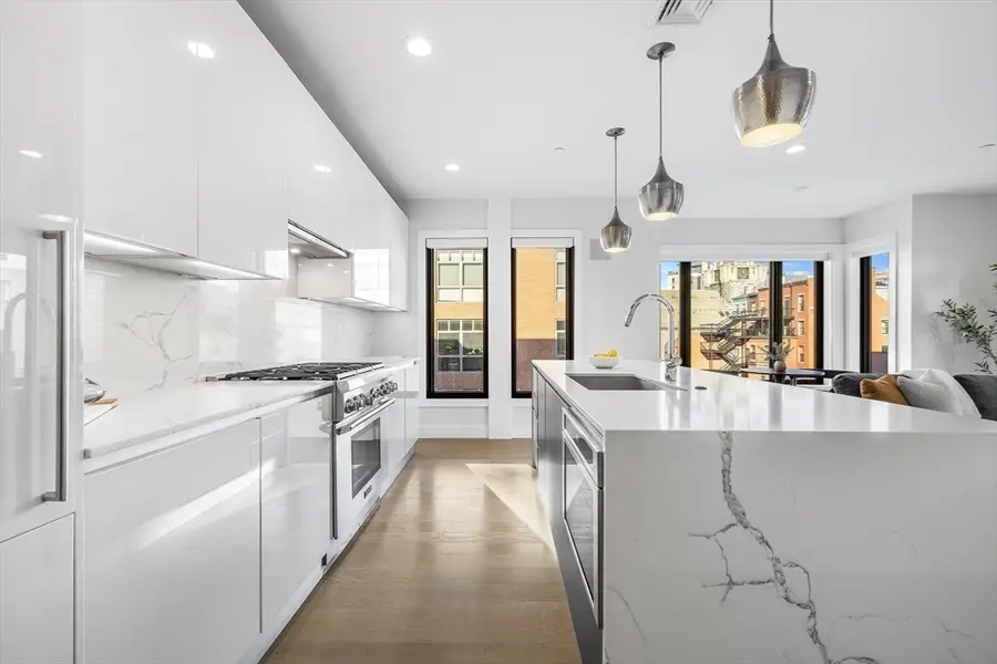 39 A St #19, Boston, MA 02127 - Image #2