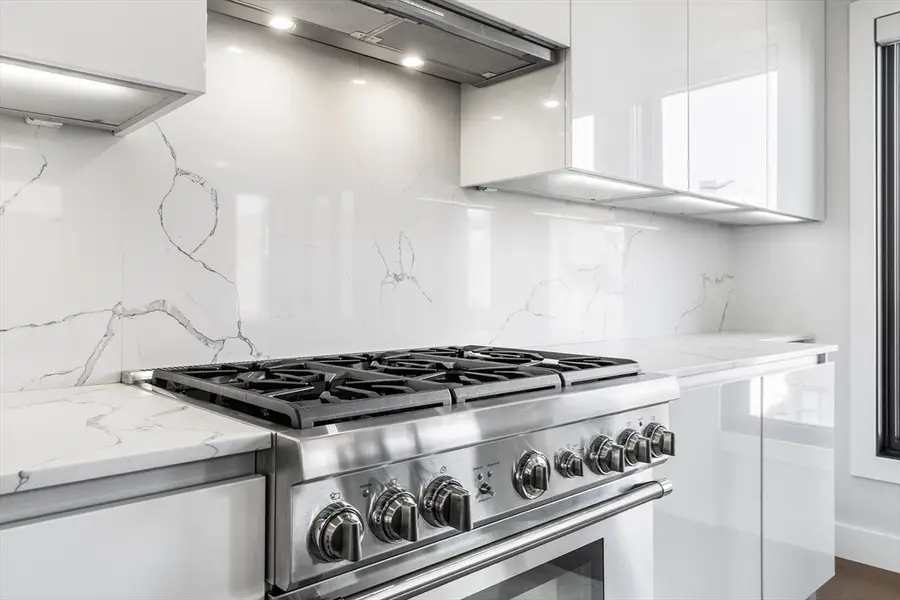 39 A St #19, Boston, MA 02127 - Image #3