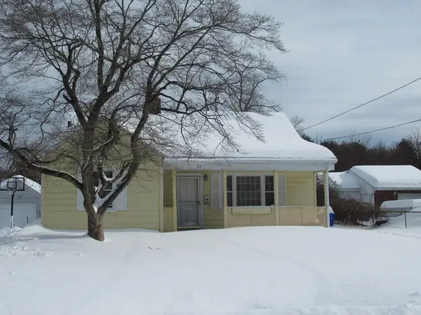 33 Connolly St, Springfield, MA 01151