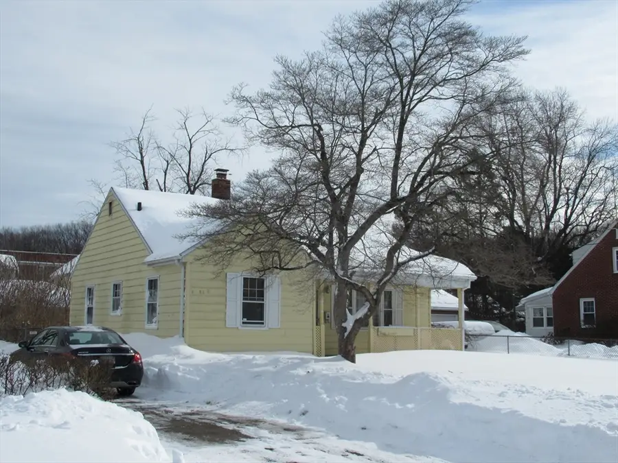 33 Connolly St, Springfield, MA 01151 - #2