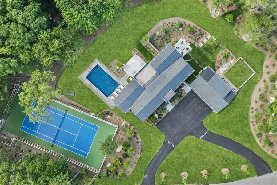 286 Country Dr, Weston, MA 02493 - #2