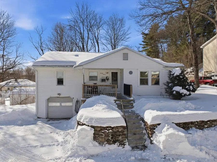 27 Jerome St, Southbridge, MA 01550 - #3