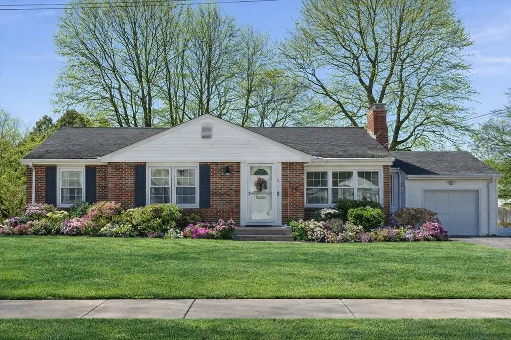 8 Westmont Rd, Shrewsbury, MA 01545 - #1