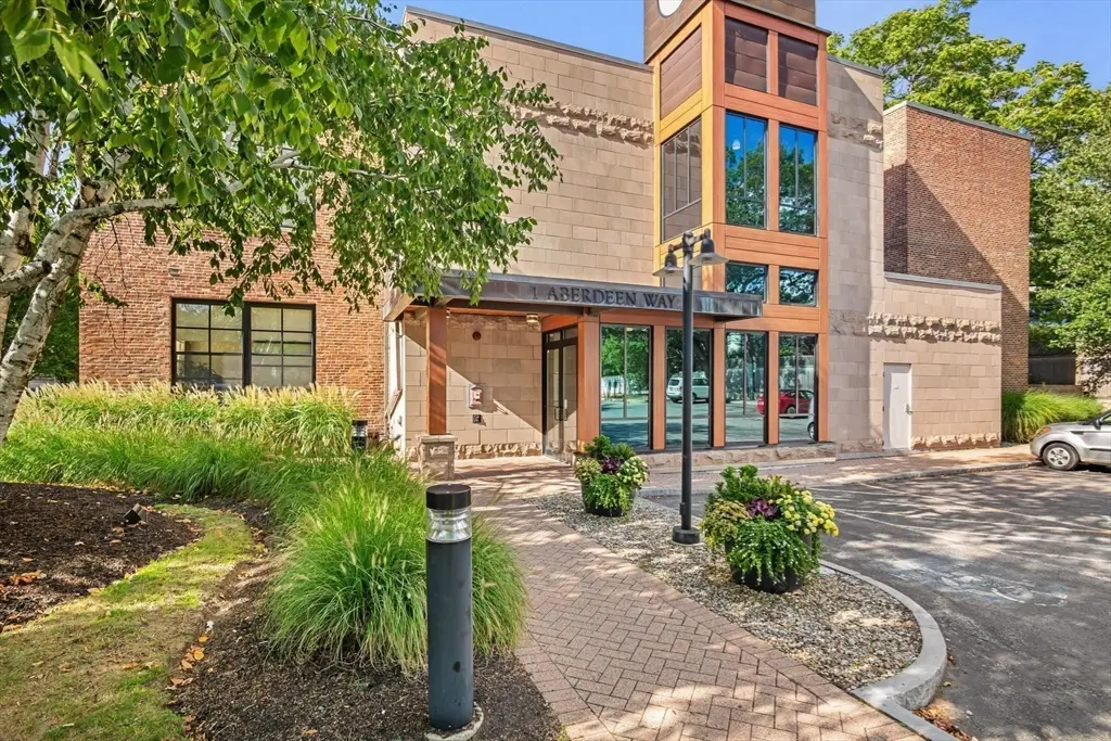 1 Aberdeen Way #102, Cambridge, MA 02138 - Image #1
