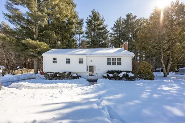 47 Trowbridge Cir, Stoughton, MA 02072