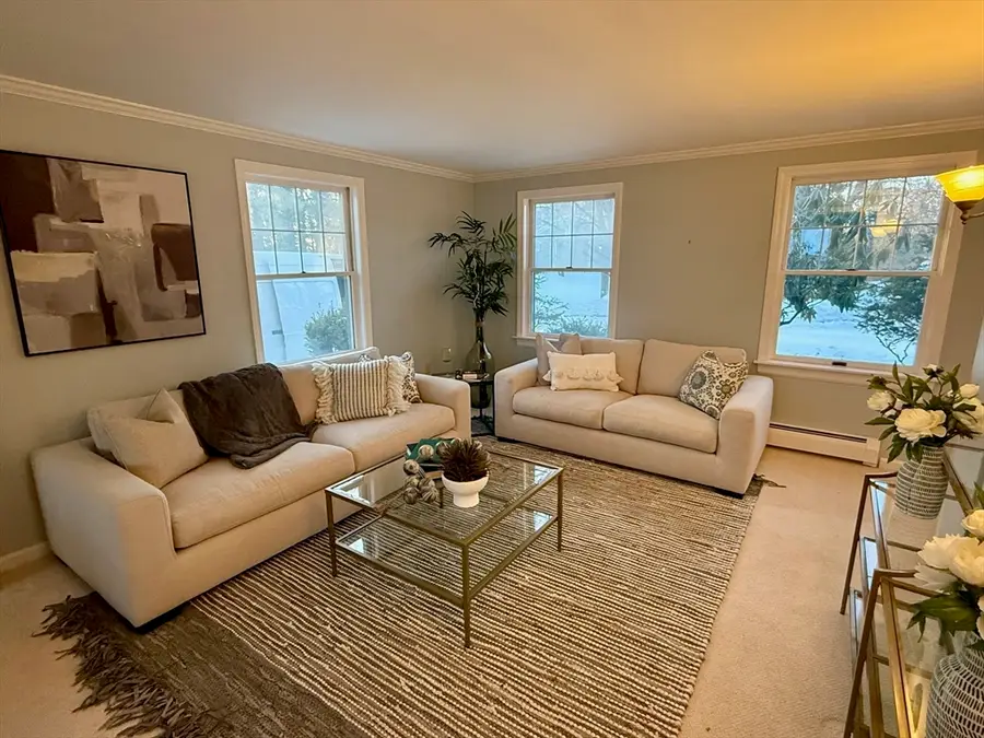 26 Varick Hill Rd, Newton, MA 02468 - Image #2