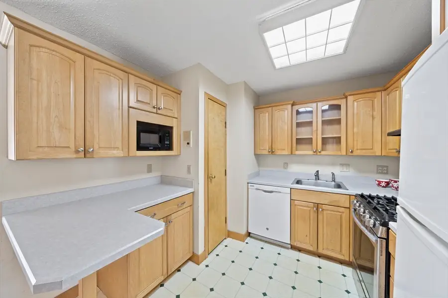 685 Oak St #12-9, Brockton, MA 02301 - Image #3