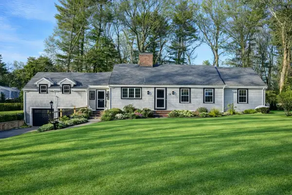 19 Accord Pond Dr, Hingham, MA 02043