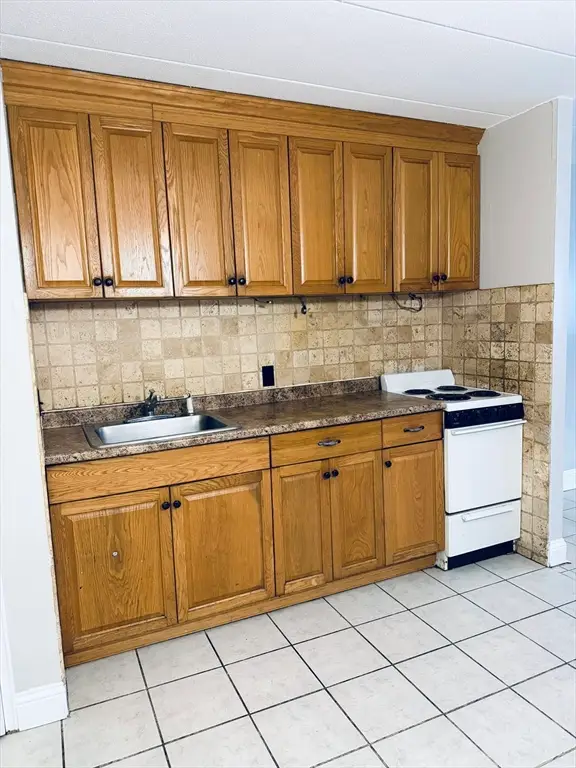 126 Beaver St #5, Framingham, MA 01702 - Image #2