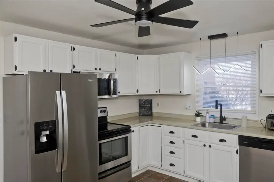 60 Chapin St #D, Holyoke, MA 01040 - #2