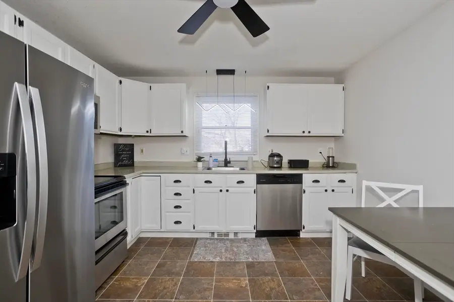 60 Chapin St #D, Holyoke, MA 01040 - #3