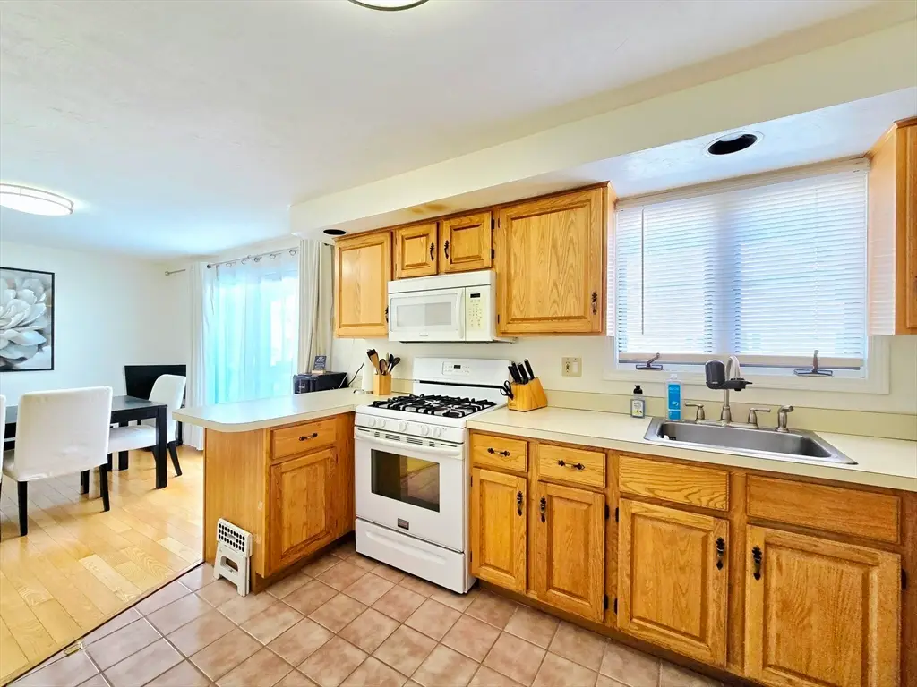 4 Villa Roma Dr #4, Tewksbury, MA 01876 - Image #1