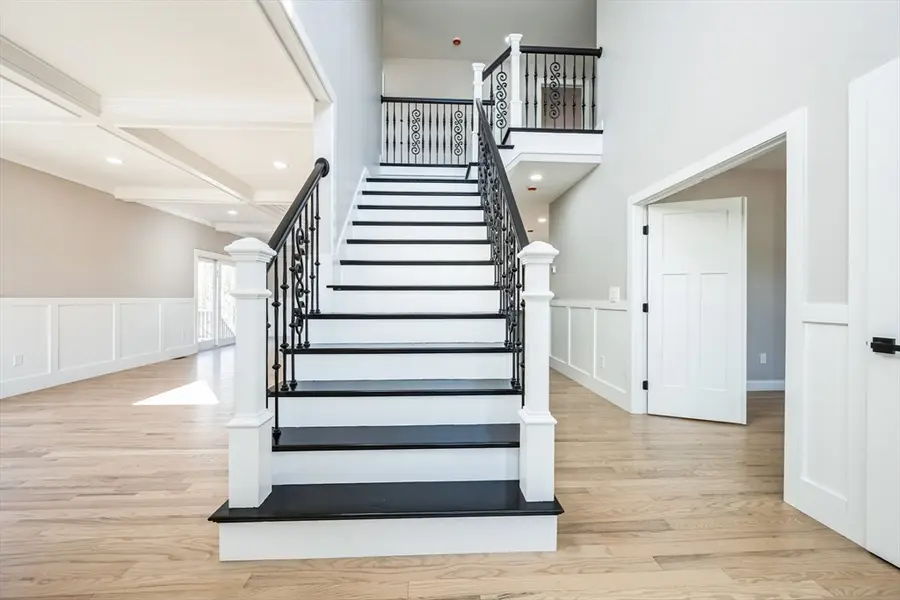 1 Falcon Dr, Shrewsbury, MA 01545 - #3