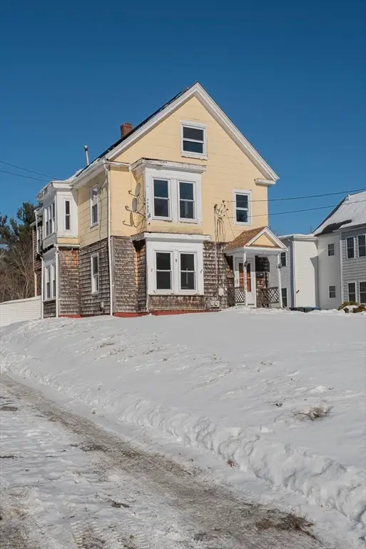 1004 S Franklin St, Holbrook, MA 02343