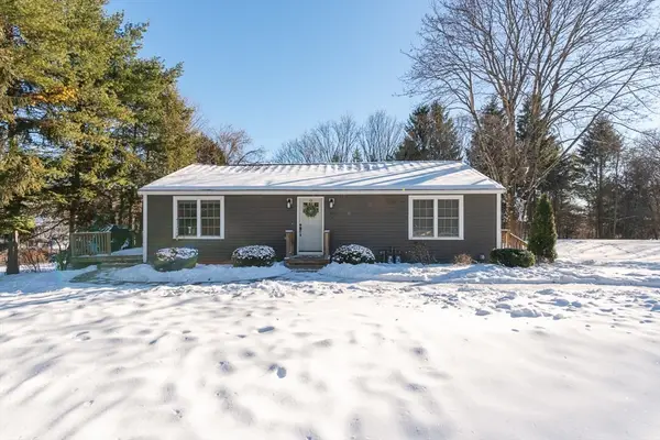39 Hollis St #A, Pepperell, MA 01463