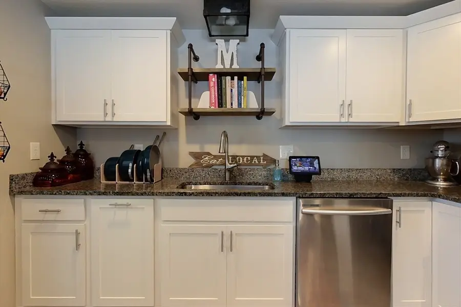 39 Hollis St #A, Pepperell, MA 01463 - #3